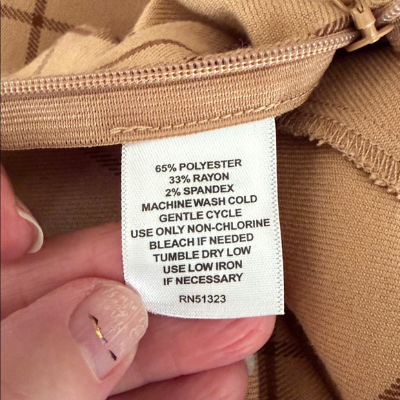 Pretty “HALOGEN” Skirt - Picture 5 of 6